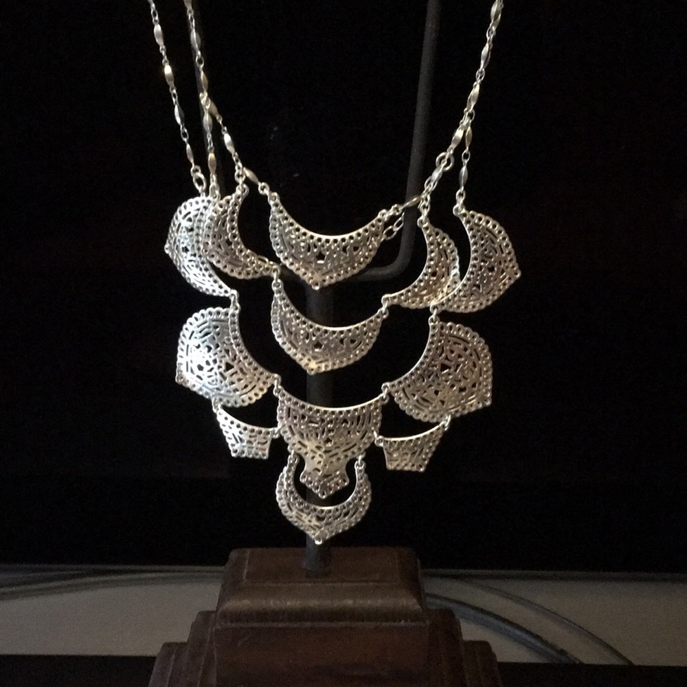 Stella and Dot silver necklace